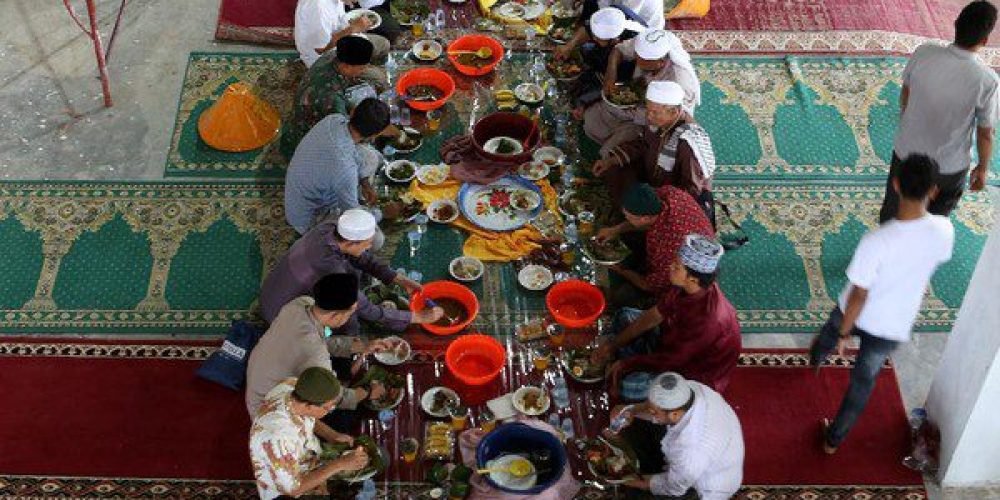 tradisi-kenduri-maulid-nabi-muhammad-di-aceh-2_169 tradisi-kenduri-maulid-nabi-muhammad-di-aceh-2_169